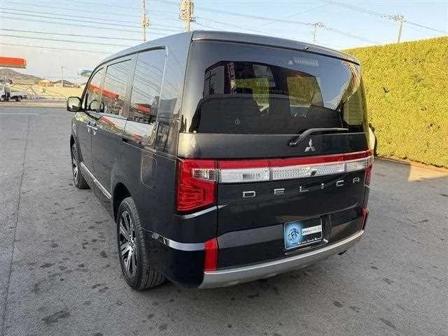 Mitsubishi Delica D5 2024 — миниатюра 4