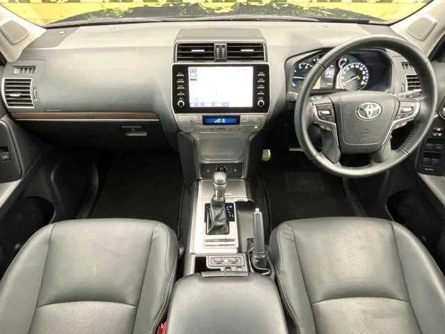 Toyota Land Cruiser Prado 2023 — миниатюра 2