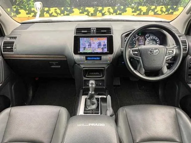 Toyota Land Cruiser Prado 2023 — миниатюра 2