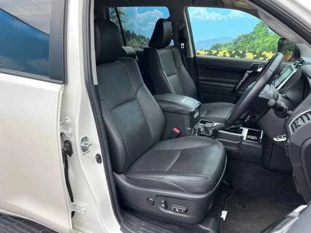Toyota Land Cruiser Prado 2023 — миниатюра 5