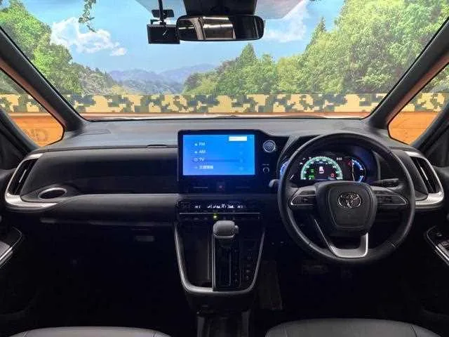 Toyota Noah 2023 — миниатюра 2