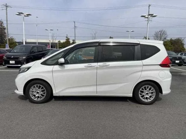 Honda Freed 2022 — миниатюра 2