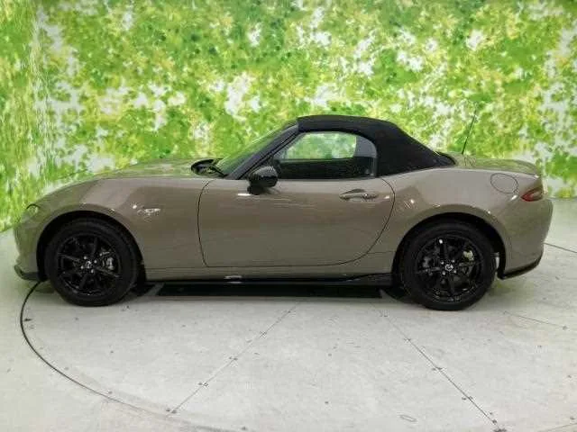Mazda Roadster 2024 — миниатюра 2