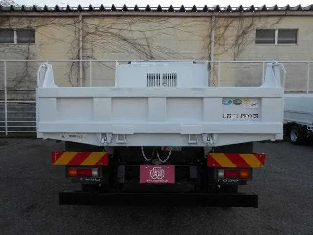 Mitsubishi Fuso Canter 2023 — миниатюра 4