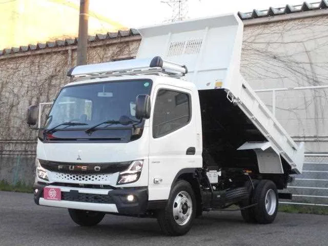 Mitsubishi Fuso Canter 2023 — фото 1, купить с доставкой в Москву