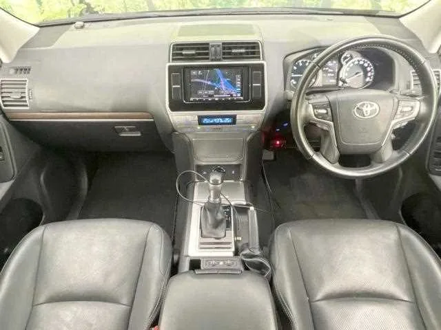 Toyota Land Cruiser Prado 2023 — миниатюра 2