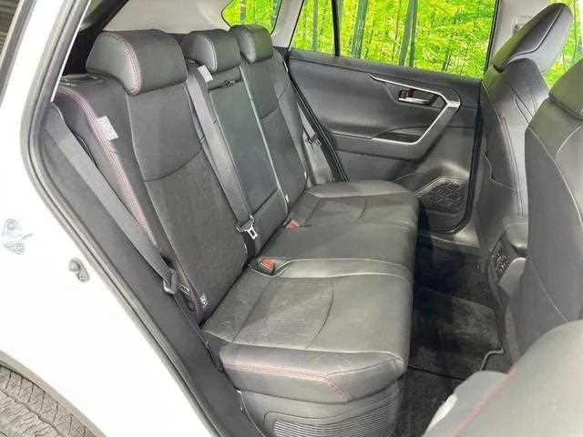 Toyota RAV4 2023 — миниатюра 4