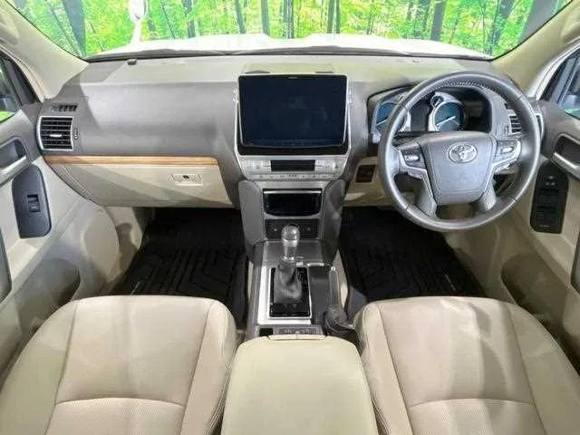 Toyota Land Cruiser Prado 2023 — миниатюра 2