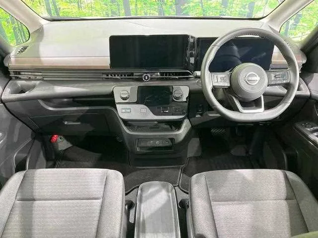 Nissan Serena 2025 — миниатюра 2