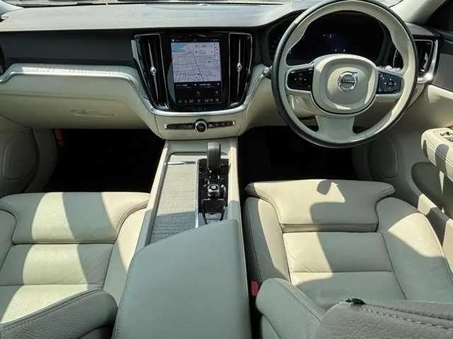Volvo V60 2023 — миниатюра 2