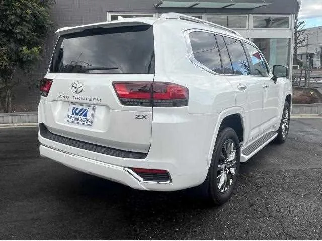 Toyota Land Cruiser 2023 — миниатюра 2