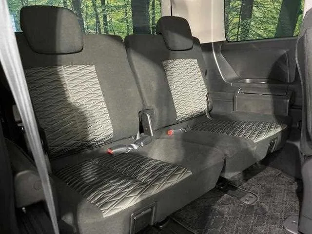 Mitsubishi Delica D:5 2024 — миниатюра 4