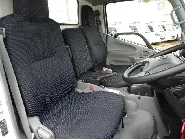 Toyota Dyna Truck 2022 — миниатюра 3
