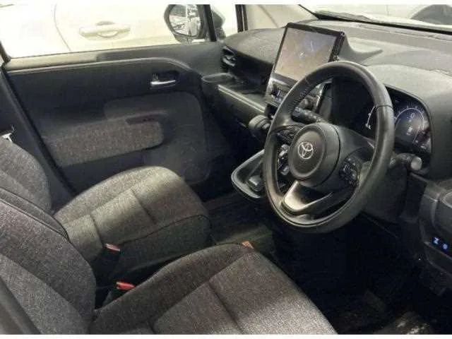 Toyota Sienta 2022 — миниатюра 3