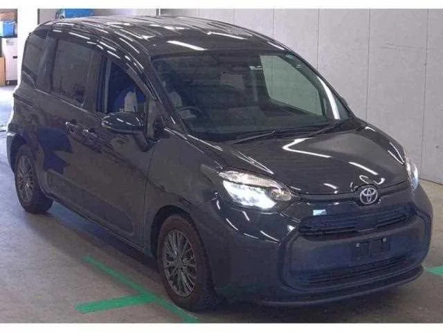 Toyota Sienta 2022 — фото 1, купить с доставкой в Москву