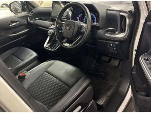 Toyota Noah 2023 — миниатюра 3