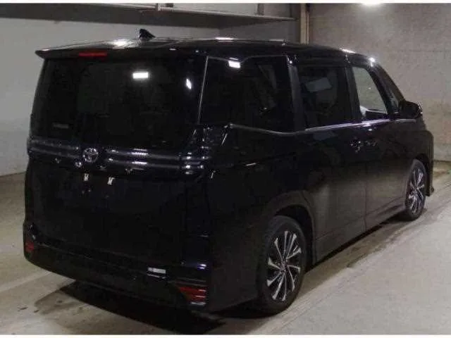 Toyota Voxy 2023 — миниатюра 5