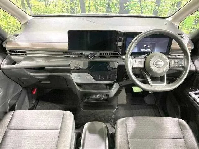 Nissan Serena 2023 — миниатюра 2