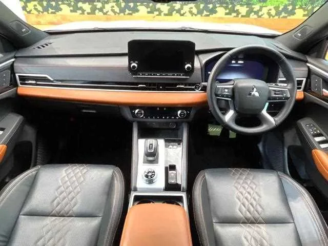 Mitsubishi Outlander 2023 — миниатюра 2