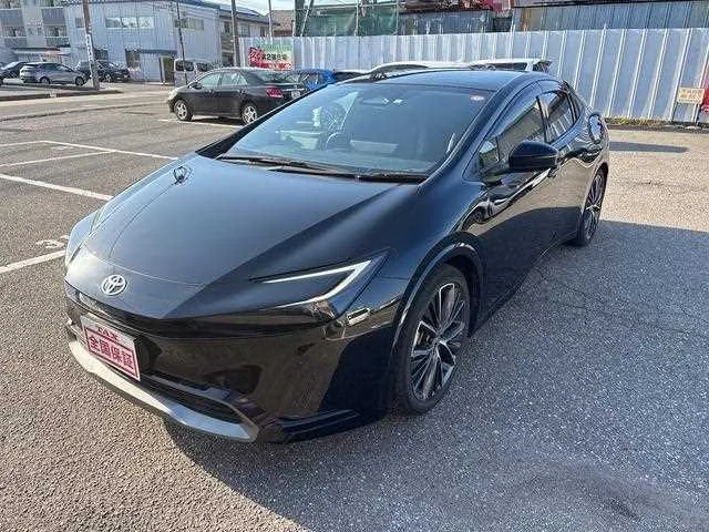 Toyota Prius 2023 — фото 1, купить с доставкой в Москву