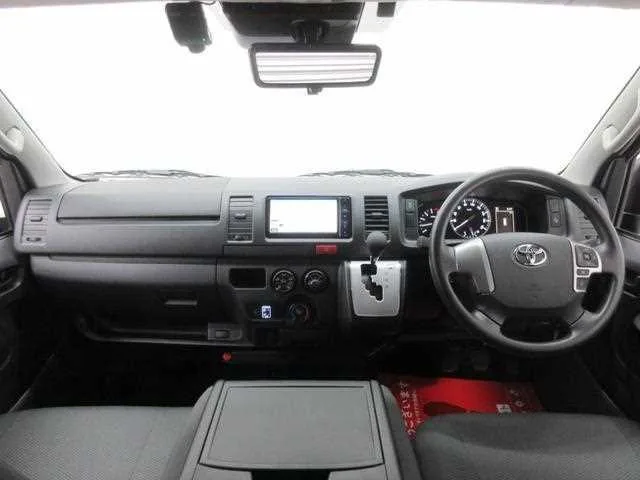 Toyota Hiace Van 2023 — миниатюра 4