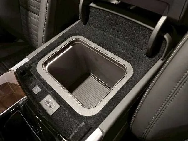 Cadillac Escalade 2025 — миниатюра 4