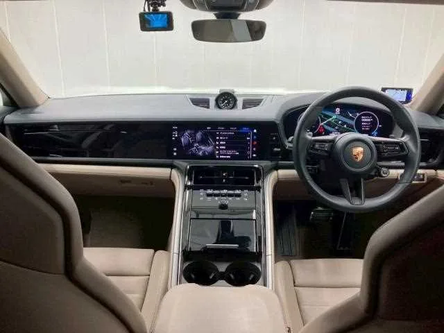 Porsche Panamera 2024 — миниатюра 2
