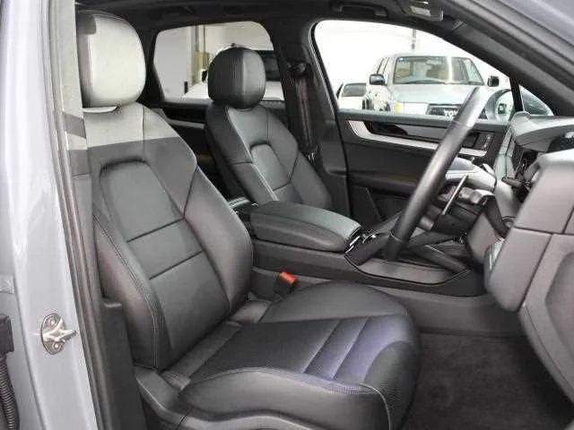 Porsche Cayenne 2024 — миниатюра 3