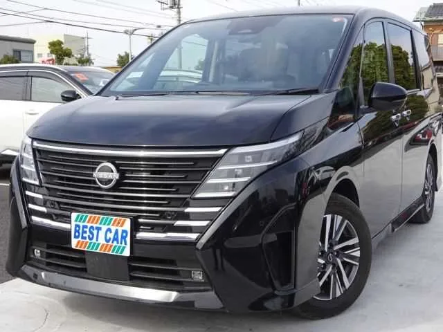 Nissan Serena 1.4 e-POWER HighwayStarV 2024 — фото 1, купить с доставкой в Москву