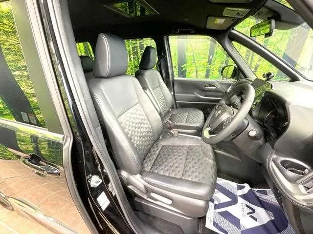 Toyota Voxy 2023 — миниатюра 5