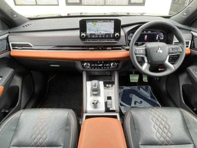 Mitsubishi Outlander 2023 — миниатюра 2