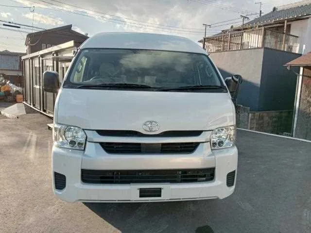 Toyota Hiace Commuter 2023 — миниатюра 2