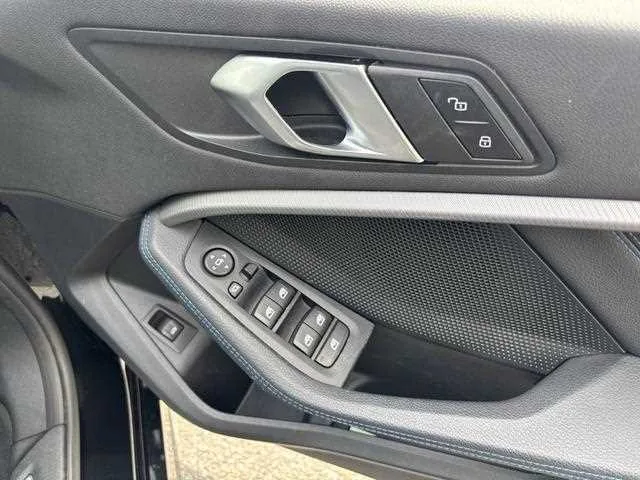 BMW 1 Series 2023 — миниатюра 4