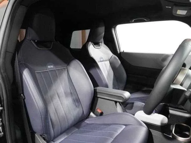 BMW MINI 2024 — миниатюра 5