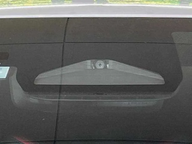 Toyota Prius 2023 — миниатюра 3