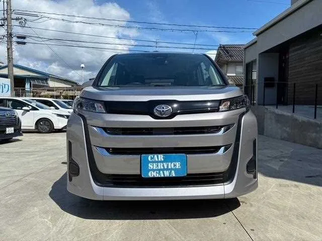 Toyota Noah 2023 — миниатюра 2