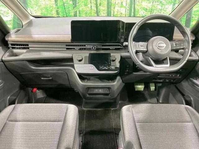 Nissan Serena 2023 — миниатюра 2