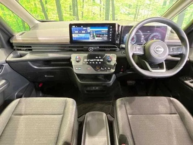 Nissan Serena 2024 — миниатюра 2