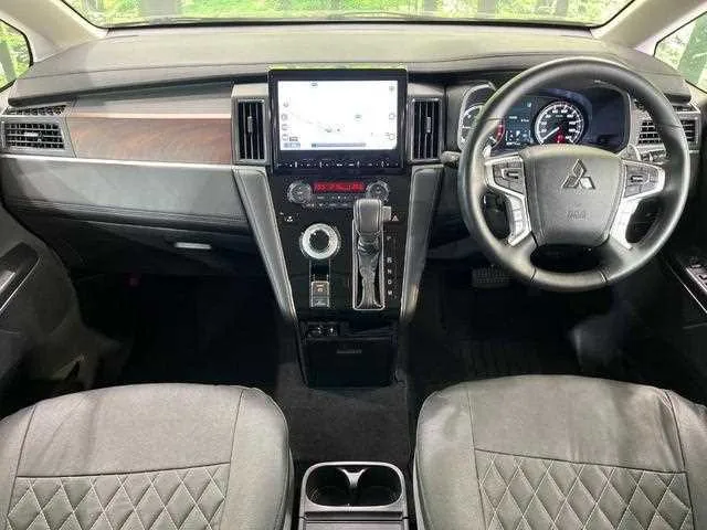 Mitsubishi Delica D:5 2022 — миниатюра 2