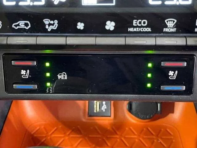 Toyota RAV4 2023 — миниатюра 3