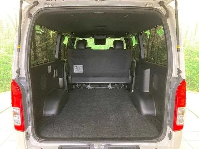 Toyota Hiace Van 2023 — миниатюра 4