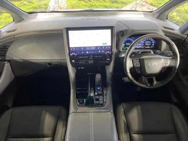 Toyota Alphard Hybrid 2024 — миниатюра 2