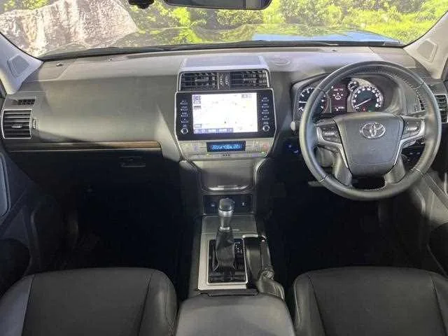 Toyota Land Cruiser Prado 2023 — миниатюра 2