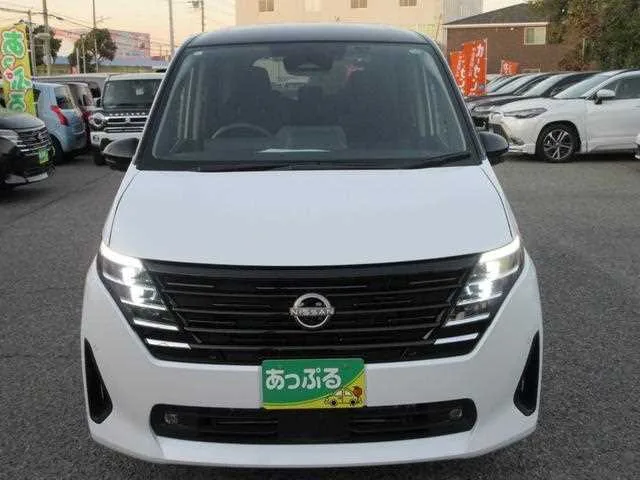 Nissan Serena 2023 — миниатюра 2
