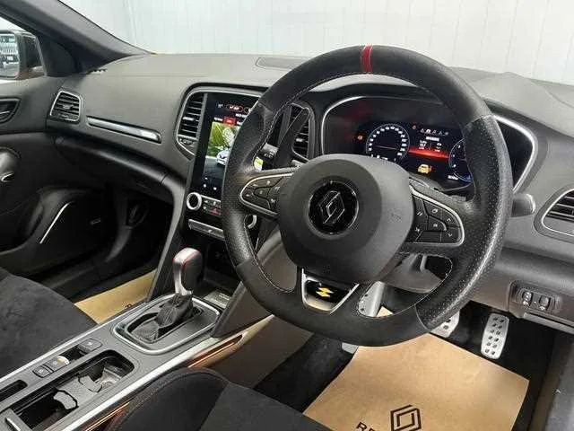Renault Megane 2024 — миниатюра 2