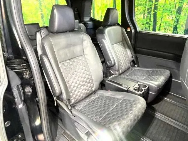 Toyota Voxy 2022 — миниатюра 4