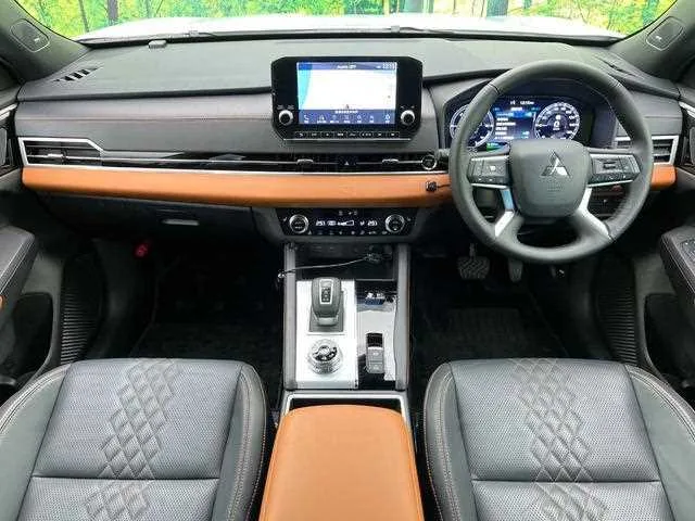 Mitsubishi Outlander 2022 — миниатюра 2