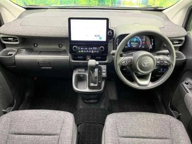 Toyota Sienta 2023 — миниатюра 2
