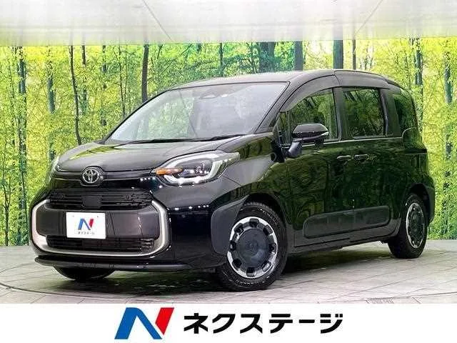 Toyota Sienta 2023 — фото 1, купить с доставкой в Москву