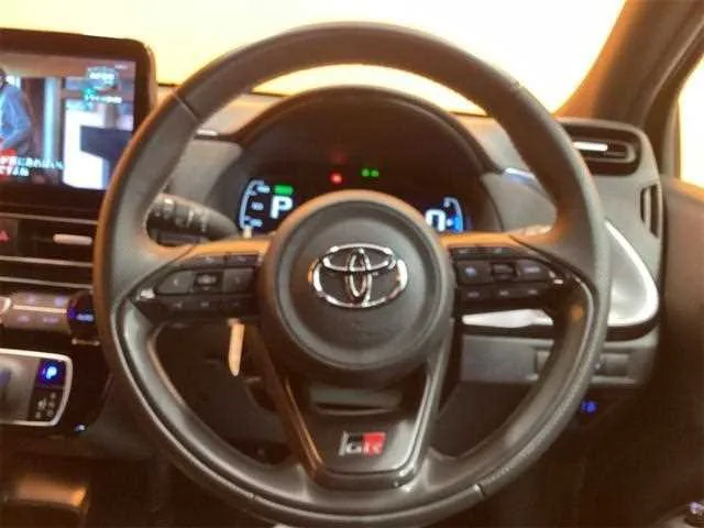 Toyota AQUA 2023 — миниатюра 3